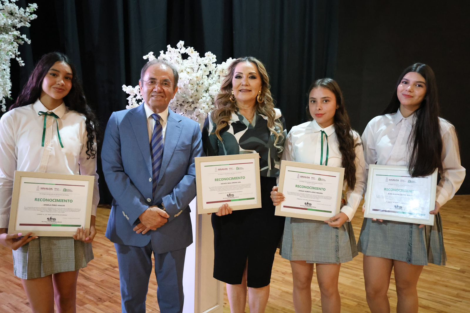 Dos alumnos de COBAES representarán a México en el Mundial