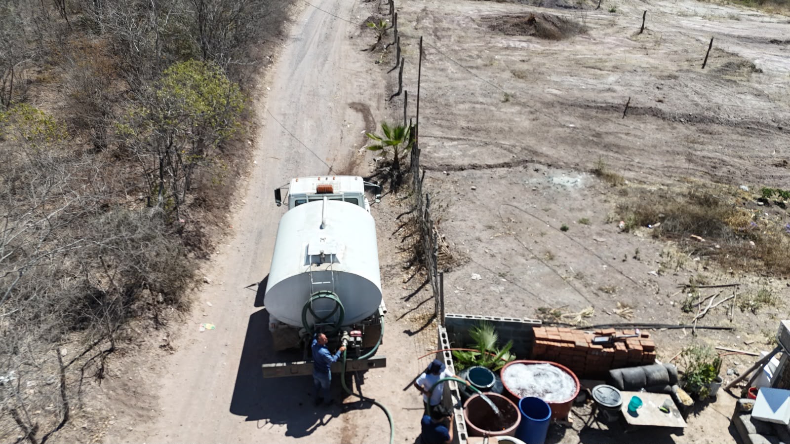 Pese a las lluvias, aumenta a 30 las comunidades atendidas por estiaje en Culiacán