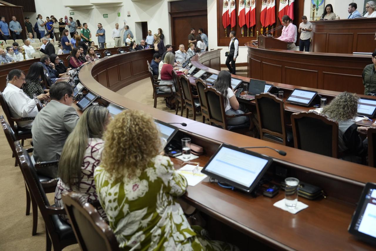 Congreso aprueba licencias indefinidas de los diputados Rodolfo Valenzuela Sánchez y Kristiam Alexis Espinoza García