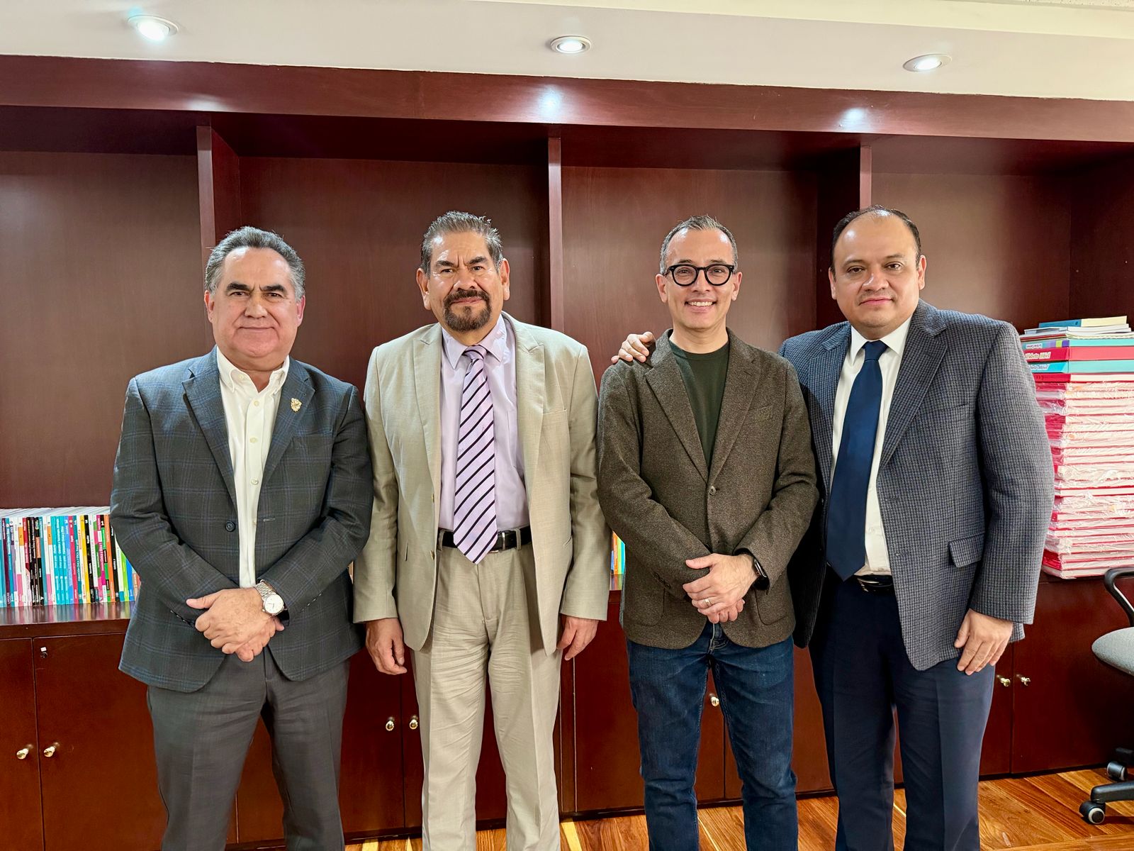 Encabeza el Rector Jesús Madueña productiva reunión con funcionarios federales de la SEP; fortalecen diálogo para gestionar recursos y atender retos financieros ante Hacienda