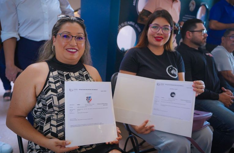 Reconoce la Confederación de Colegios y Asociaciones de Abogados de México la trayectoria académica y ética de Yessika Mariana Cebreros, investigadora de la UAS