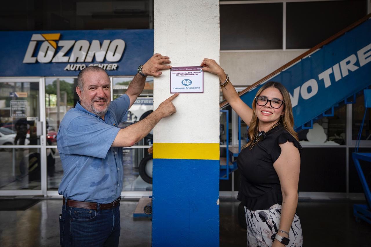 Entrega alcaldesa Ana Miriam Ramos apoyo Impulso NAFIN a Auto Center Lozano