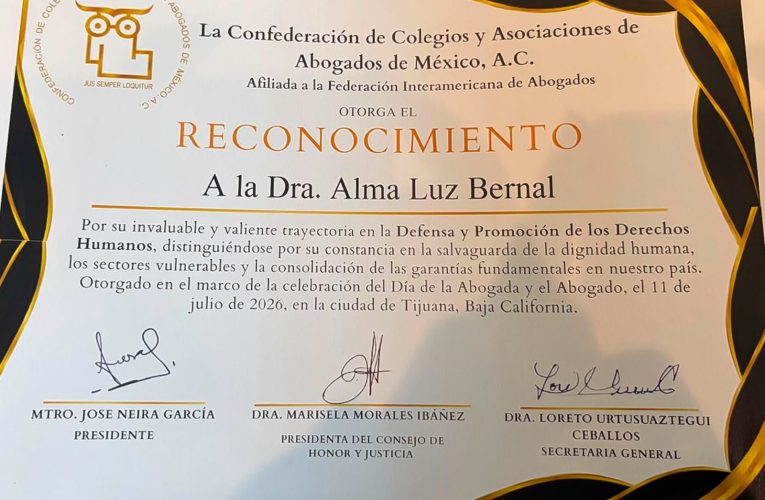 Otorgan reconocimiento nacional a Alma Luz Bernal, responsable de Cultura de Paz en la UAS; es galardonada por su labor en favor de los derechos humanos