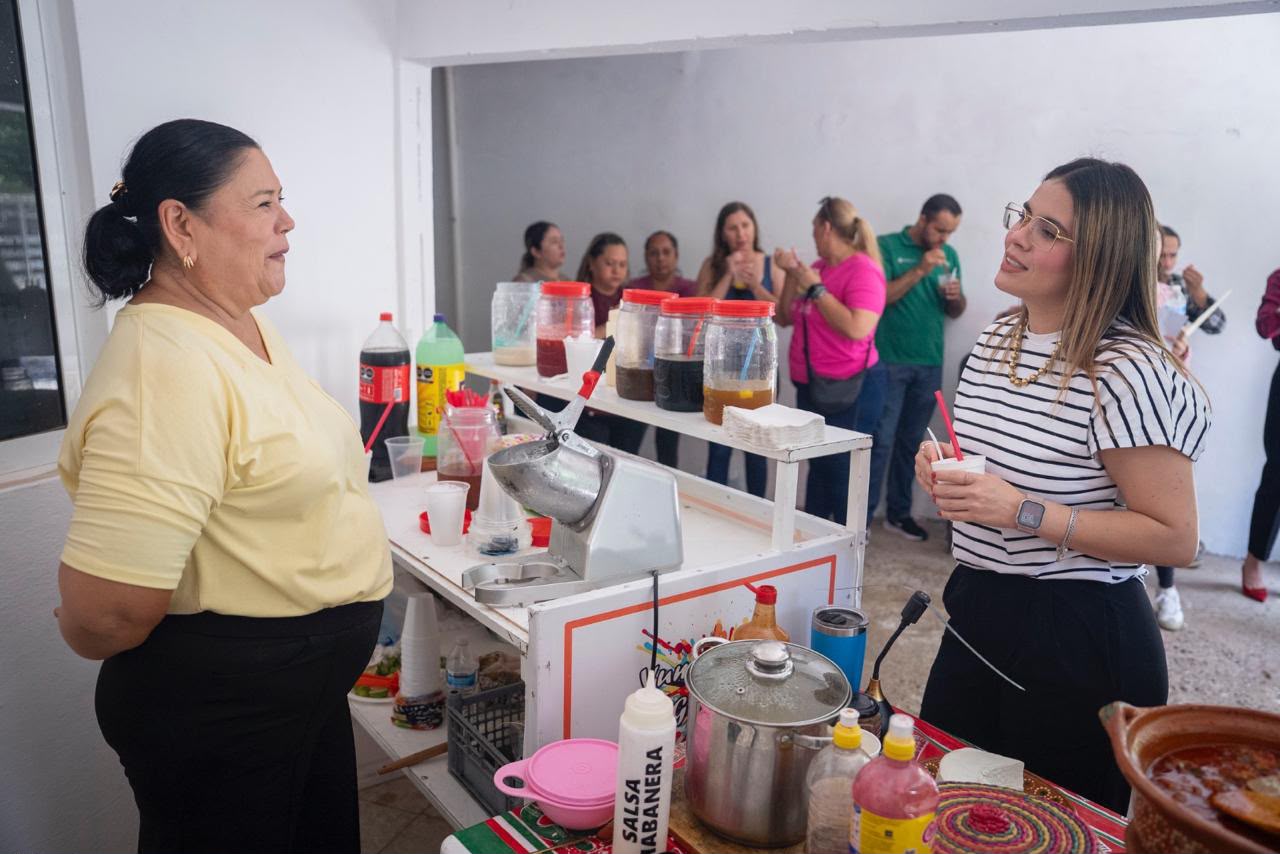 Entrega Ana Miriam Ramos apoyo del programa Mujeres Emprendedoras por el Bienestar a grupo de la sindicatura Villa Adolfo López Mateos