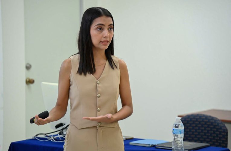 Egresada de UAS estudia el duelo y desgaste en cuidadores rurales