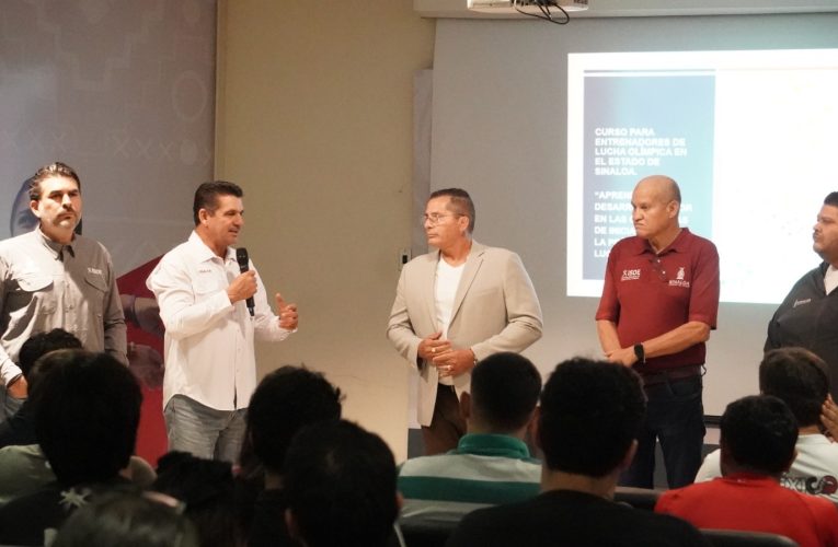 CAPACITAN ENTRENADORES DE LUCHA; FORTALECERÁ EL DESARROLLO EN SINALOA