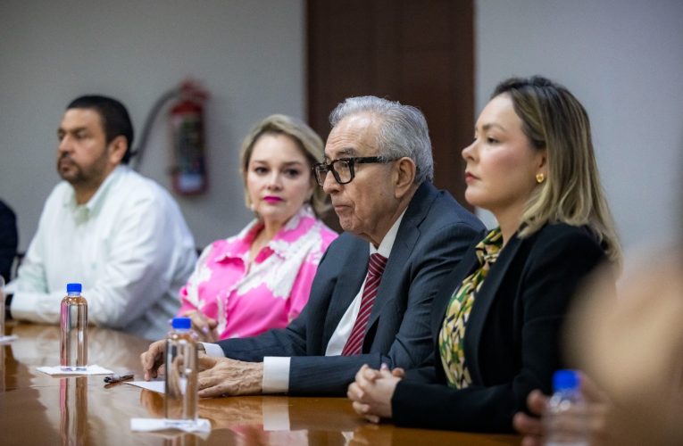 Gobernador Rocha Moya se reincorpora a sus funciones; Yeraldine Bonilla retoma la Secretaría General de Gobierno