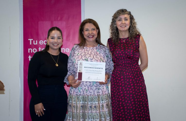 María Delia Barraza comparte su experiencia empresarial con emprendedoras de Culiacán