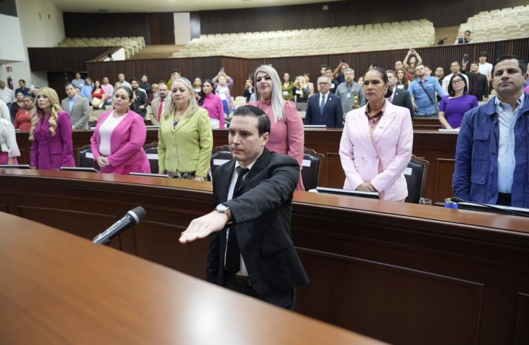 Aprueba Congreso del Estado licencia definitiva del diputado Pedro Alonso Villegas Lobo.